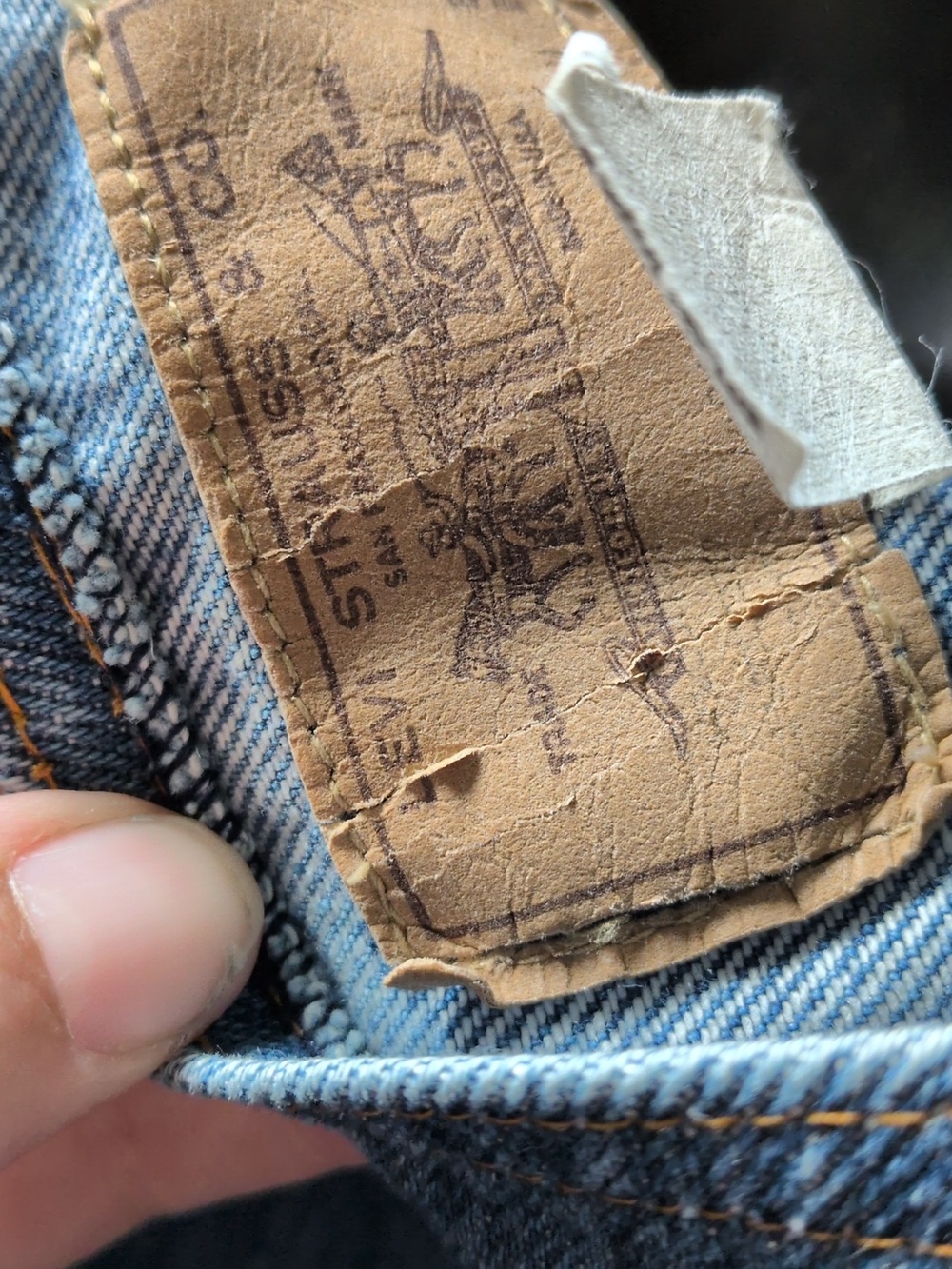 ✨ Vintage Levi's Denim Vest Size M - Picture 7 of 9